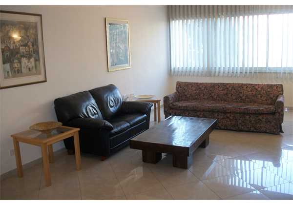 for-rent-Large-and-spacious-apartment-on-Mapu-ST-Talbiha-Jerusalem.jpg